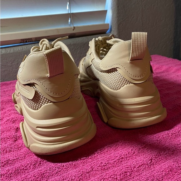 Steve Madden possession sneakers - Picture 5 of 5